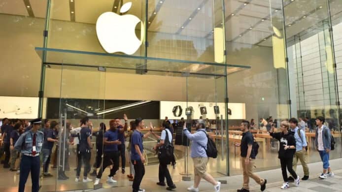 旅客購買過百 iPhone 獲免稅   日本向 Apple 追收 9,800 萬美元銷售稅欠款