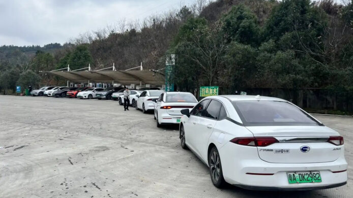 農曆年回鄉駕電動車   中國網民警告充電站將排長龍