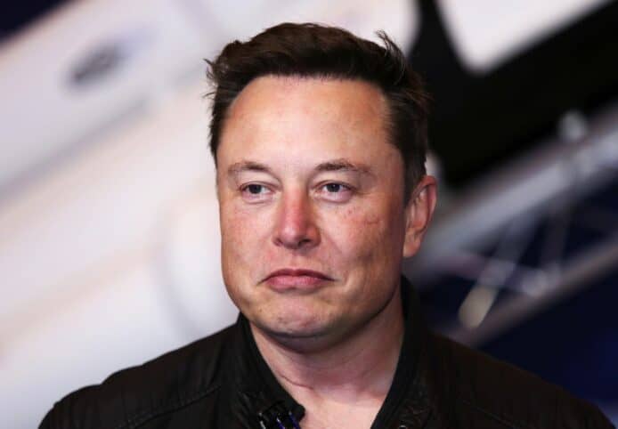 Elon Musk 不保全球首富地位 身家跌超過 2,000 億美元