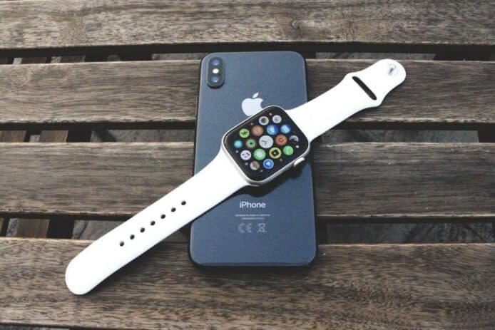 iPhone 反向無線充電新專利   無需對準裝置便可為 AirPods Pro、Apple Watch 充電