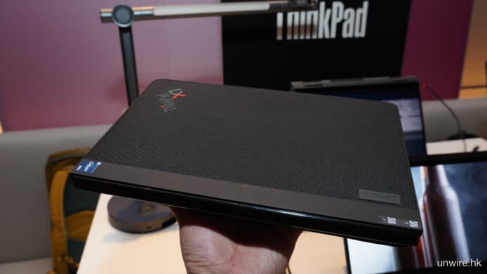 【CES 2023】ThinkPad X1 Fold Gen 2 上手試　第二代摺機感覺更高級華麗