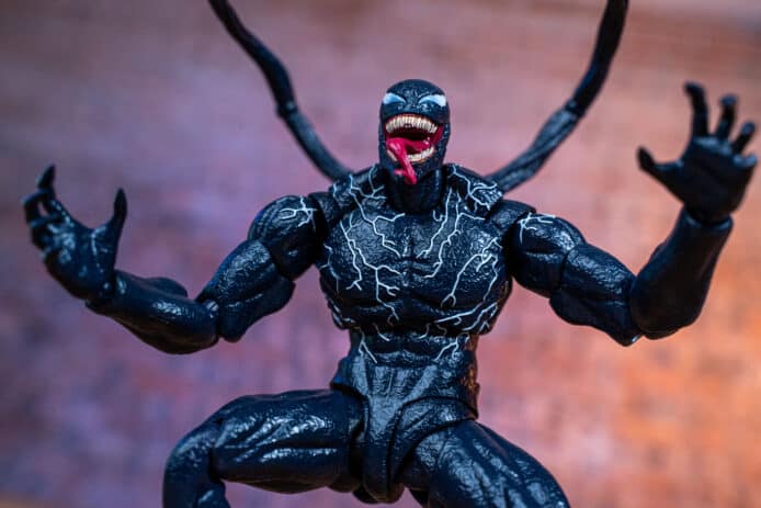 【開箱】Bandai S.H.Figuarts 毒魔 Venom《毒魔：血戰大屠殺》(Venom: Let There Be Carnage)  威猛+還原電影神態+可動性高