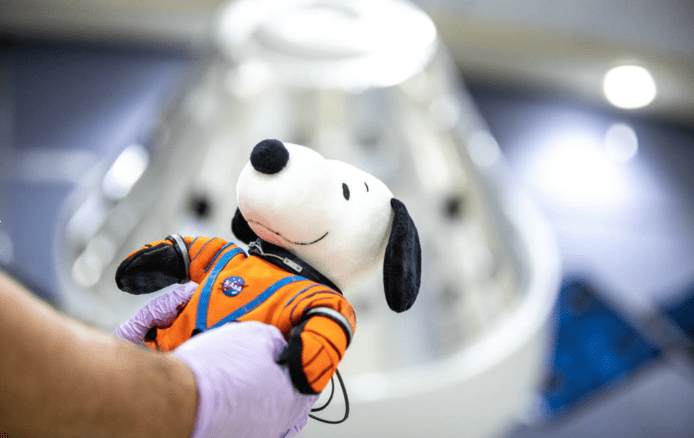 【有片睇】SNOOPY 完成太空任務返回地球   太空衣高度還原 + 成「零重力指標」