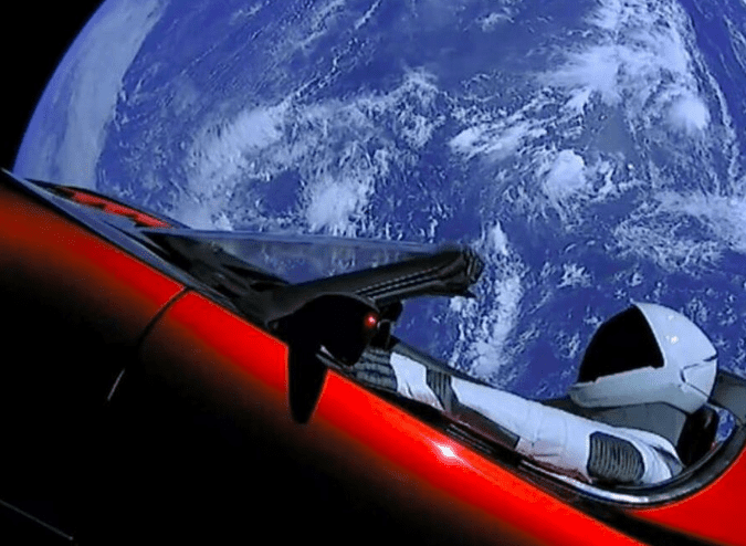 Tesla 電動車上太空 5 周年 專家估計 6% 機會撞擊地球