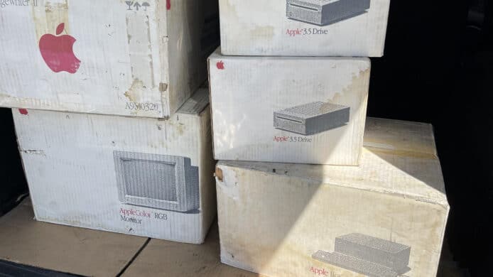 廢棄倉庫物品「盲盒」拍賣   幸運兒 250 美元入手多件 Apple 經典產品