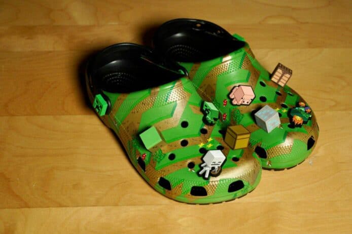 Minecraft x Crocs 推出限量鞋   遊戲內外都可穿戴