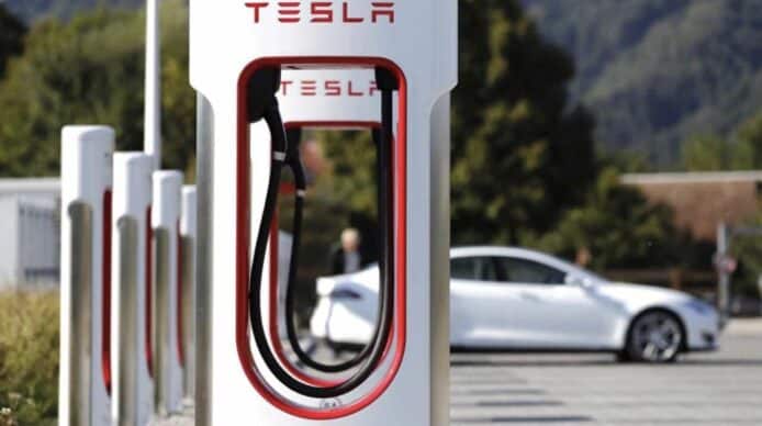 Tesla Supercharger 短期內再加價    繁忙時間各區每度電至少加1毫