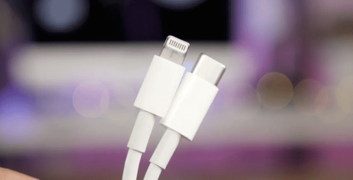 iPhone 15 已認證 USB-C 線才可快充    郭明錤：無認證充電線只限慢速