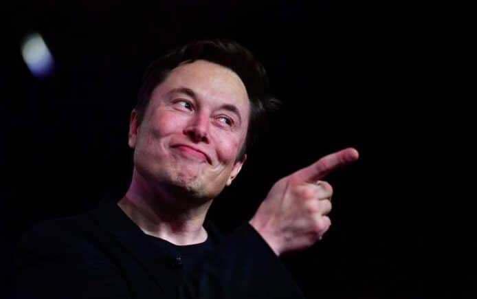 C 朗 Twitter 藍剔被刪變凡人   Elon Musk 卻私底下為某些名人俾錢