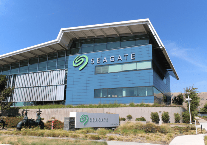 Seagate 涉違禁令售華為硬碟    被罰 23.4 億港元