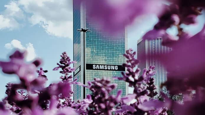 首爾江南道 Apple Store 開幕   Samsung 將開設 6 層旗艦店反擊