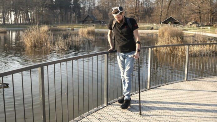 荷蘭男子車禍後癱瘓逾 10 年   數碼搭橋修復神經傳導可重新行走