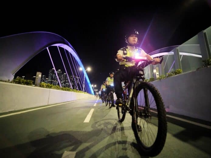警察首次派遣強化版「警察單車」     拘 10 人非法駕駛電動可移動工具　
