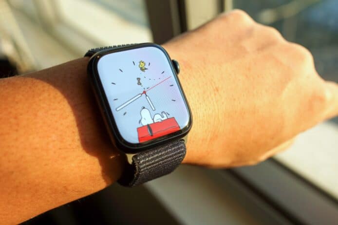 【評測】Apple Watch 9 動手玩  超亮新熒幕 + 離線 Siri 實試 + 點兩下動作如何玩