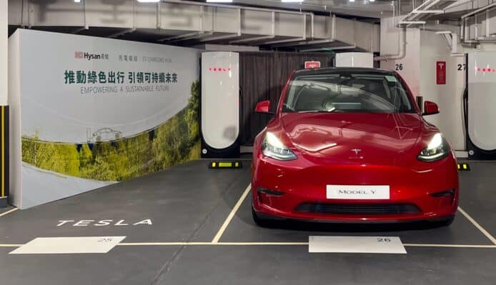 Tesla V4 Supercharger 香港超級充電站 FAQ   充電收費 + 實際充電功率 + 電線加長