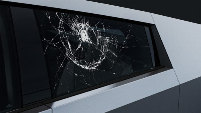 Tesla 開賣 Cybertruck 車窗貼紙　重現發佈會上爆玻璃尷尬一幕