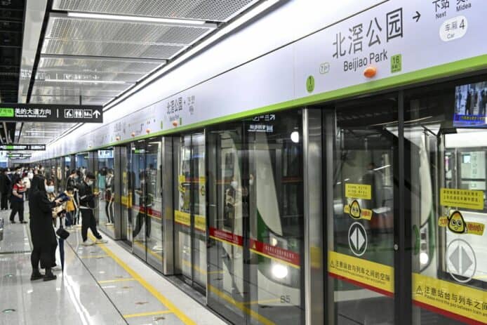 廣州地鐵禁乘客電子設備發聲 明年起生效