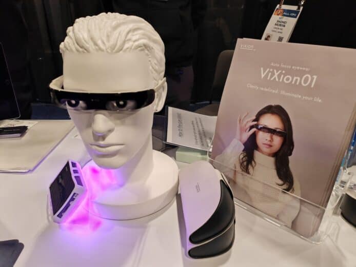 ViXion01 自動對焦眼鏡 at ces 2024