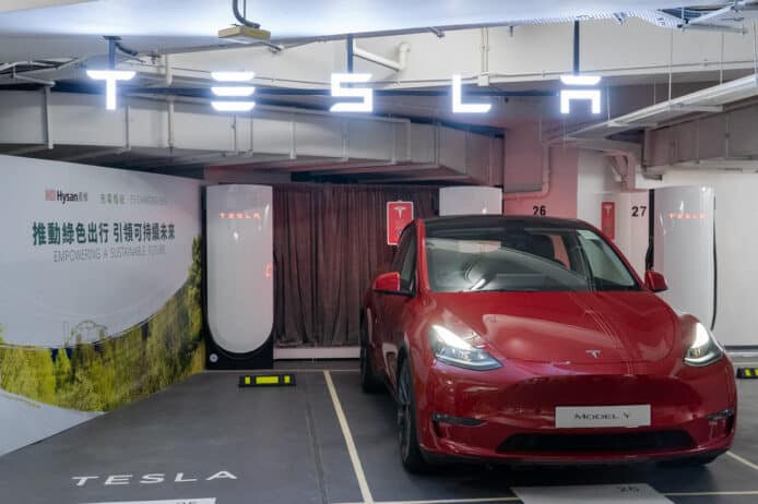 Tesla 銅鑼灣利園一期 V4 超級充電站