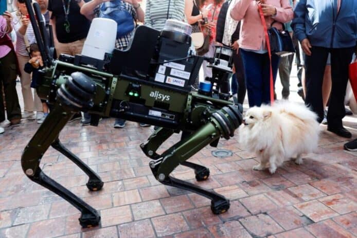 西班牙警方試用機械警犬   5G + AI 協助巡邏