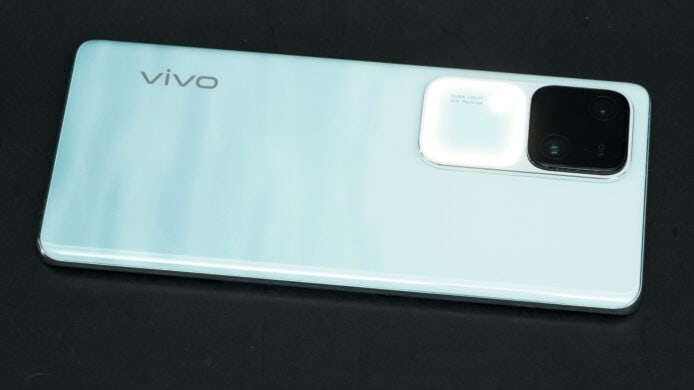 【評測】vivo V30　外形　手感　屏幕　相機　效能開箱評測