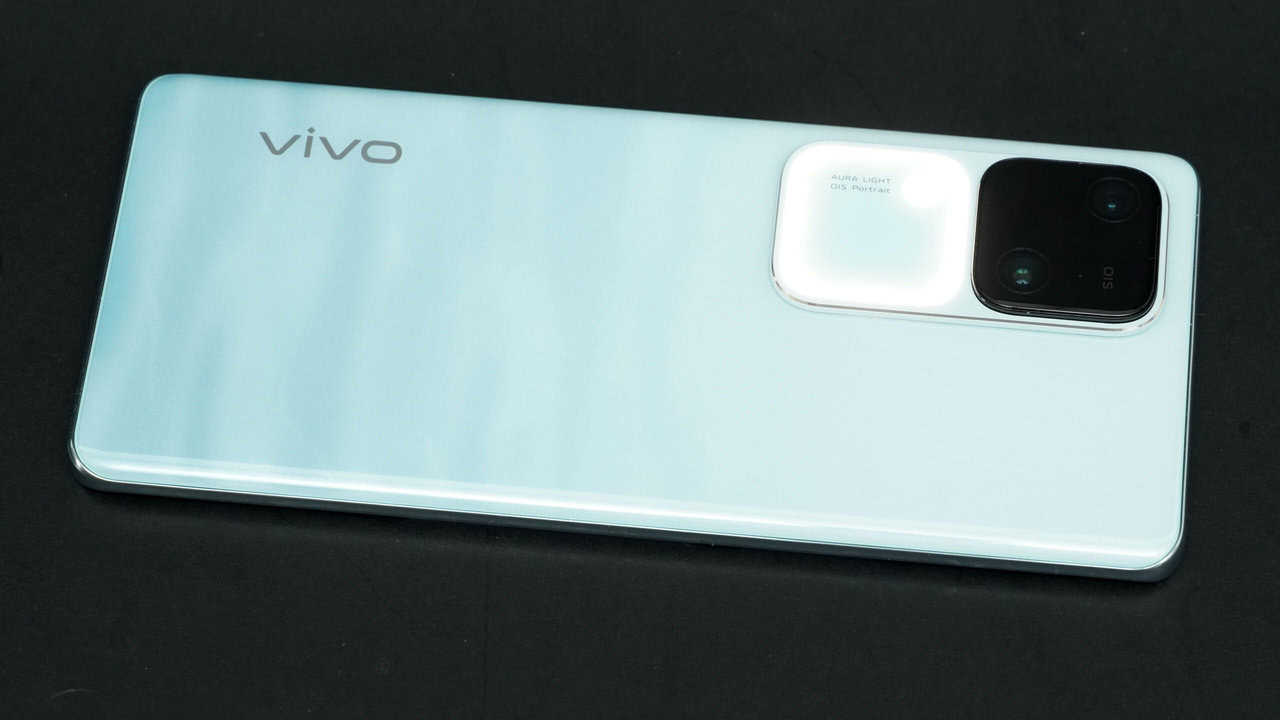 【評測】vivo V30 外形 手感 屏幕 相機 效能開箱評測 - UNWIRE.HK