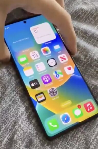 Android 原生 iOS 展示 展示運行 iOS 16.5 的 Android 手機畫面.