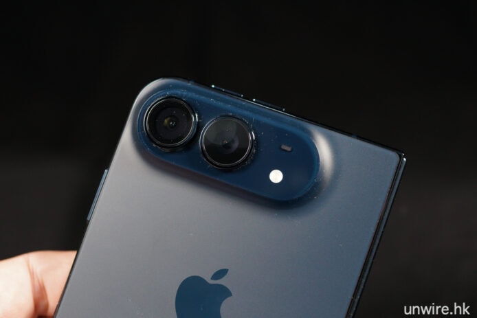 iPhone 13 Pro 香港開箱 IPhone 13 Pro 後置相機特寫.