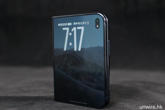 iPhone 14 Pro 開箱 IPhone 14 Pro 黑色外觀展示.