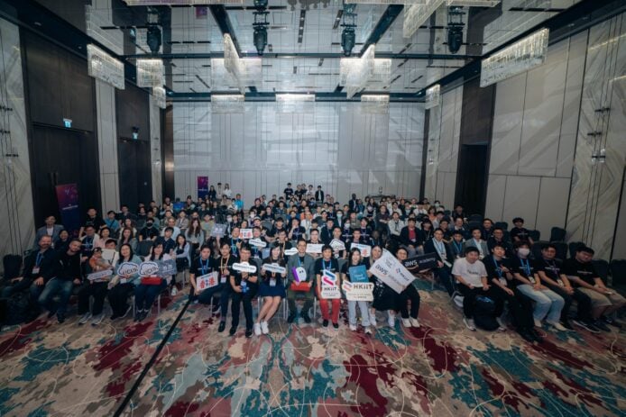 香港AWS社群日2026現場參與者合照.