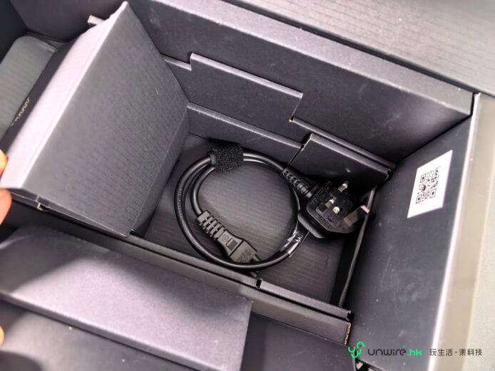 ROG XBOX Ally X20 配件盒 ROG XBOX Ally X20 配件盒內部細節.