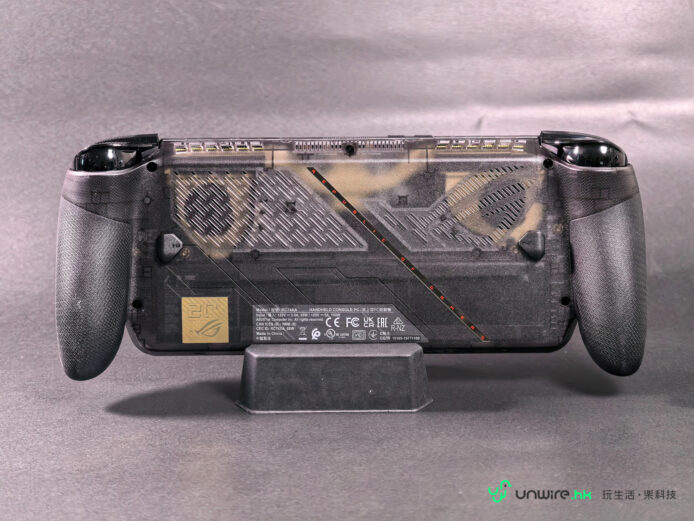 ROG XBOX Ally X20 透明背殼 ROG XBOX Ally X20 透明背殼展示.