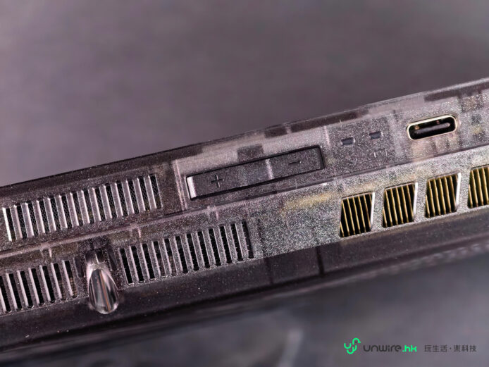 ROG XBOX Ally X20 機身設計 ROG XBOX Ally X20 半透機身設計細節.