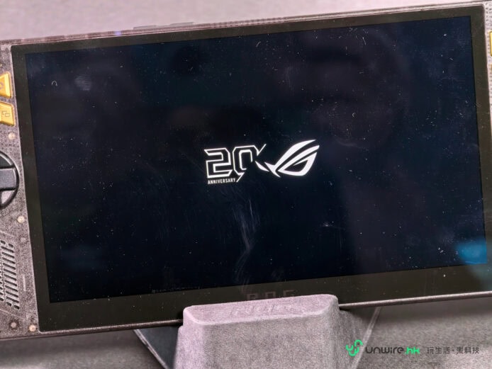 ROG XBOX Ally X20 評測 ROG XBOX Ally X20 顯示屏幕特寫.