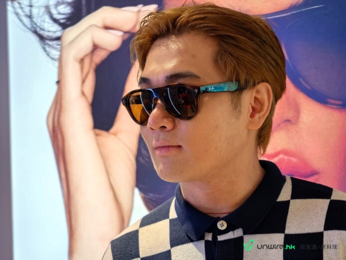 男士佩戴Ray-Ban Meta智能眼鏡.