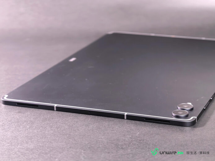 Samsung Galaxy Tab S12 Ultra平板電腦側面細節.