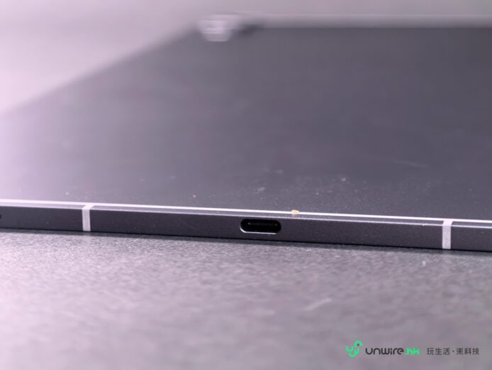 Samsung Galaxy Tab S12 Ultra Samsung Galaxy Tab S12 Ultra的USB-C充電接口特寫.