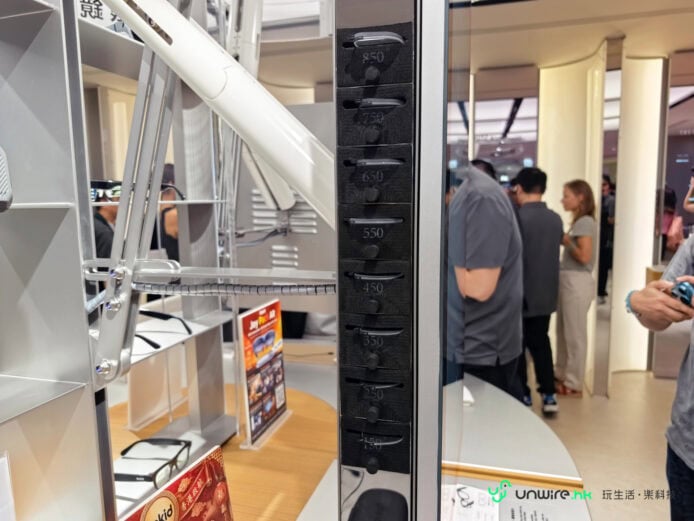 智能眼鏡展示區 尖沙咀 Rokid 智能眼鏡店開幕現場.