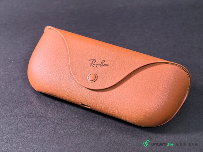 Ray-Ban 品牌智能眼鏡收納盒.