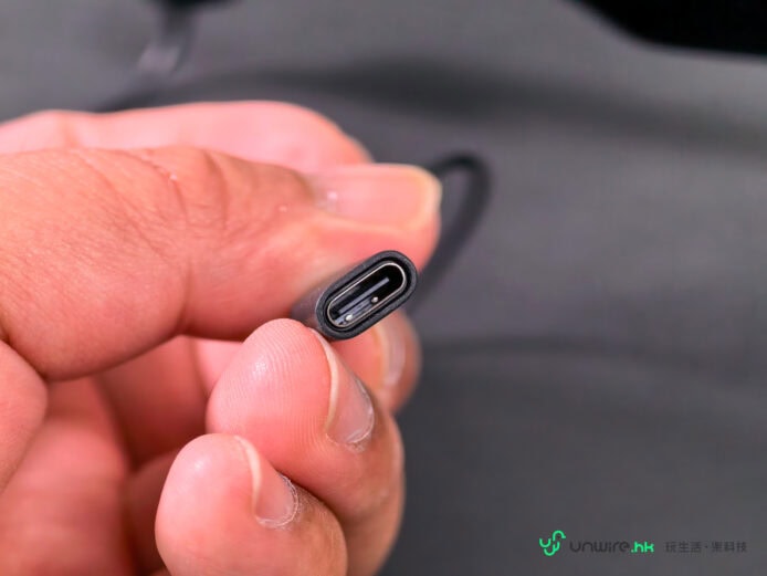 智能眼鏡充電接口 智能眼鏡充電接口特寫.