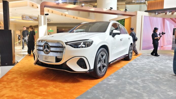 全新平治純電 GLC 全新平治純電 GLC 展示於展覽會場.