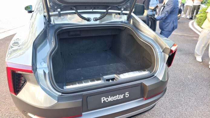 Polestar 5 四門GT行李箱展示.