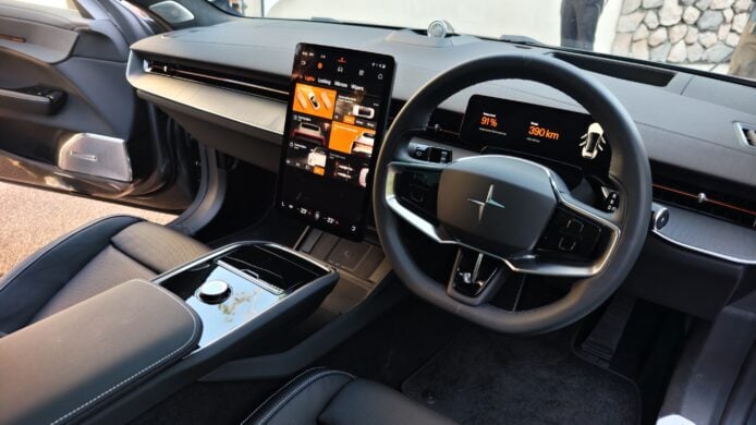 Polestar 5 內裝科技感十足.