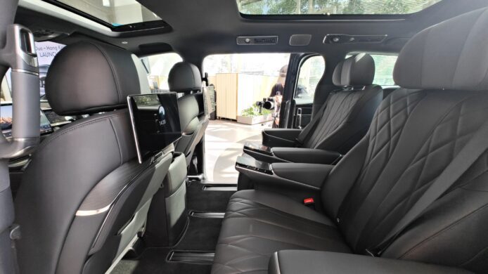 Denza D9 舒適車艙內部 Denza D9 豪華座艙內部設計.